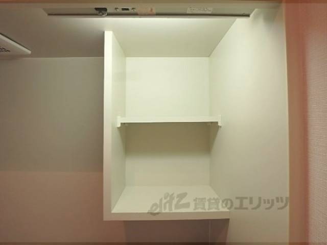 キッチン　上部棚