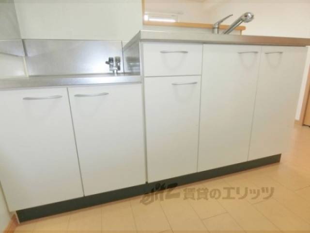 収納　キッチン下収納