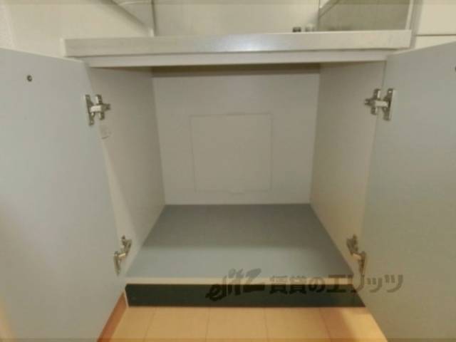 収納　キッチン下収納