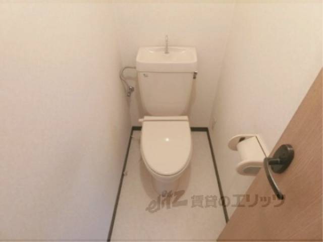 トイレ　暖房便座は残置物