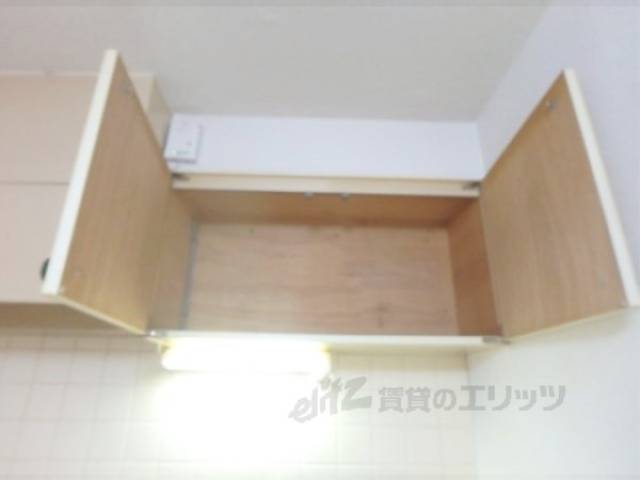 キッチン　上部収納