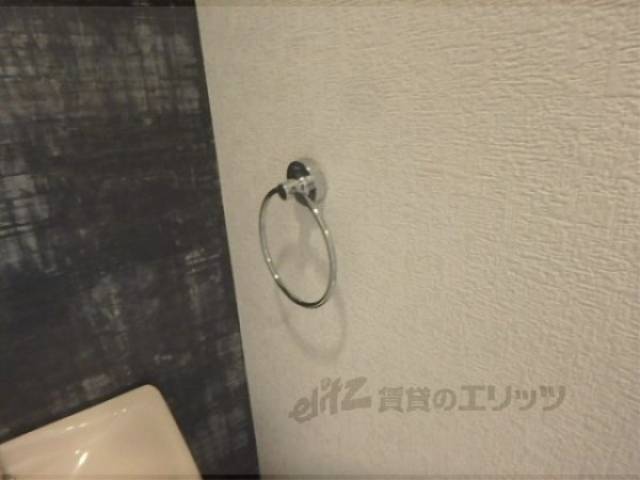 トイレ　.