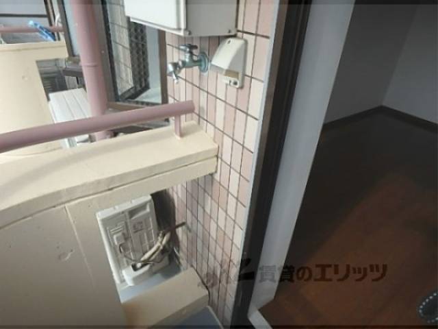 ベランダ　窓