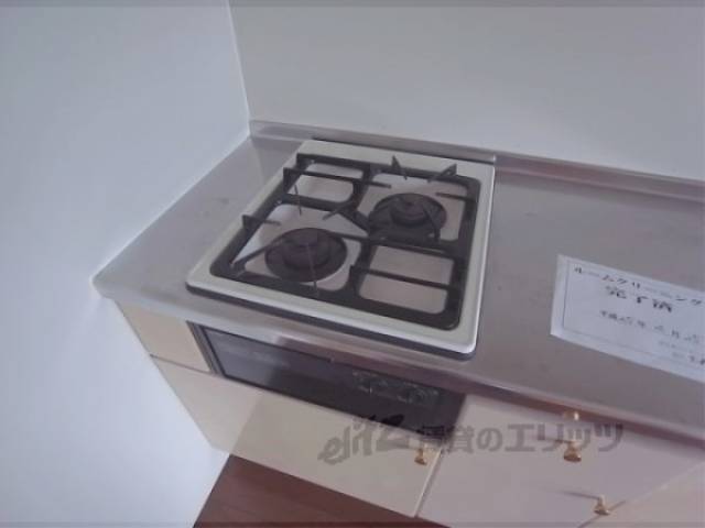 キッチン　2口コンロ付のシステムキッチン