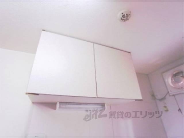 キッチン　上部収納