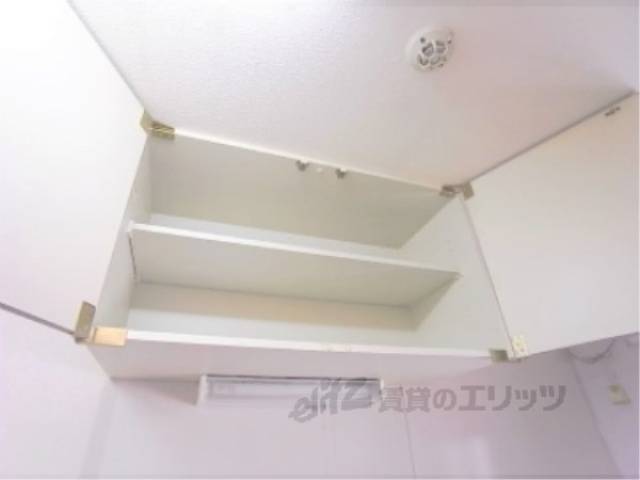 キッチン　上部収納