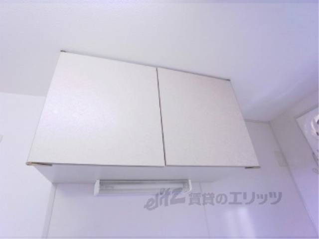 キッチン　上部収納