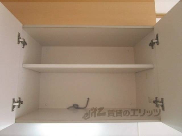 キッチン　上部収納