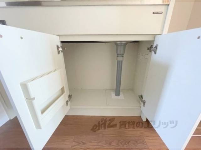 キッチン　シンク下収納