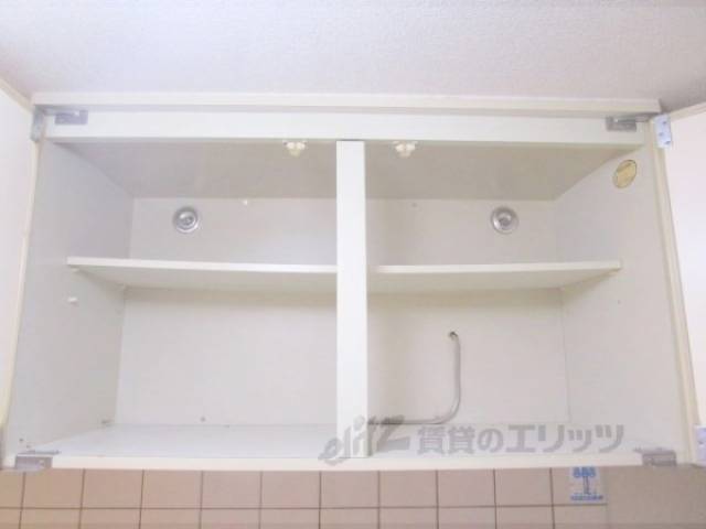 キッチン　上部収納