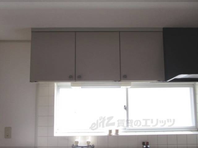 キッチン　上収納