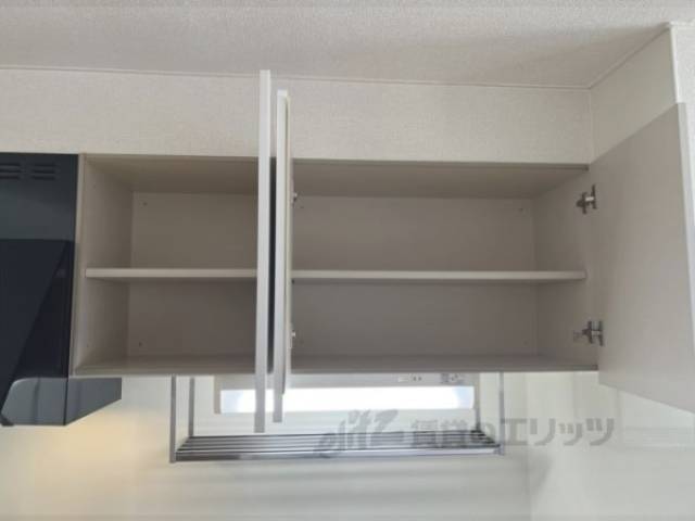 キッチン　上部収納