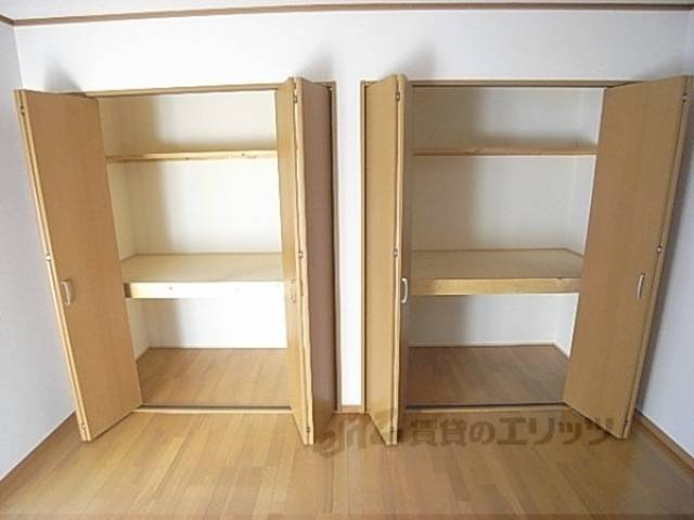洋室　２収納
