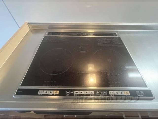キッチン　3口IHコンロ