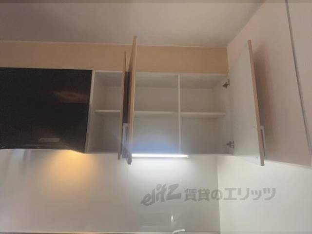キッチン　上部収納