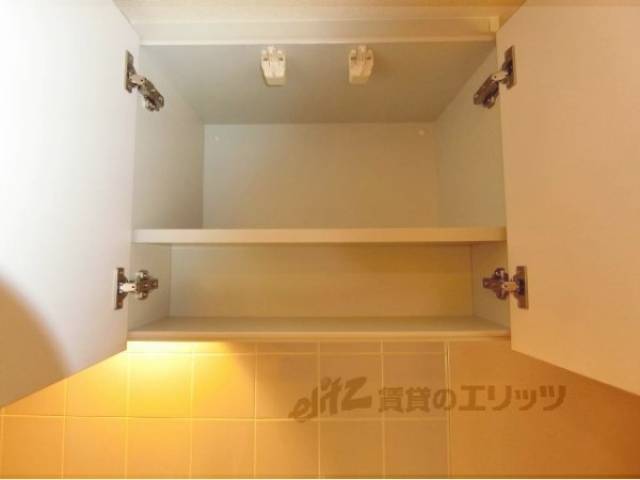 キッチン　上部収納