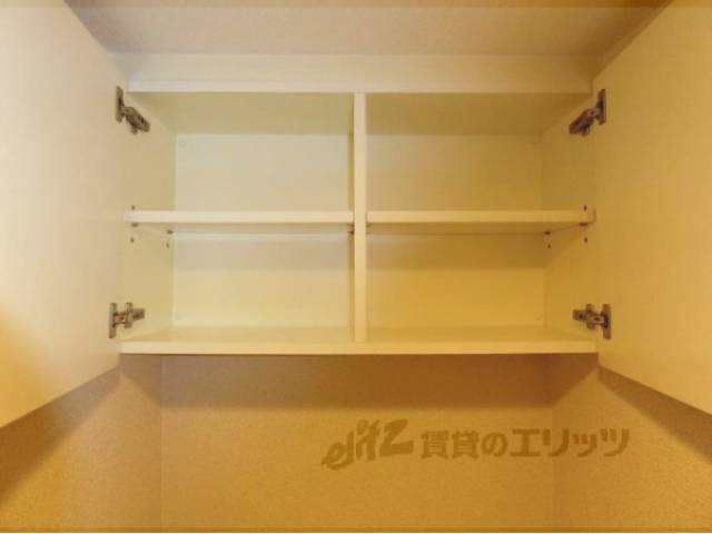 トイレ　上部収納