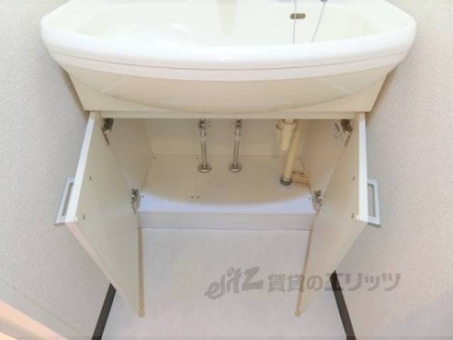 洗面所　下部収納
