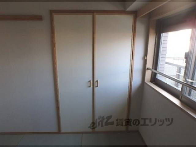 収納　押入