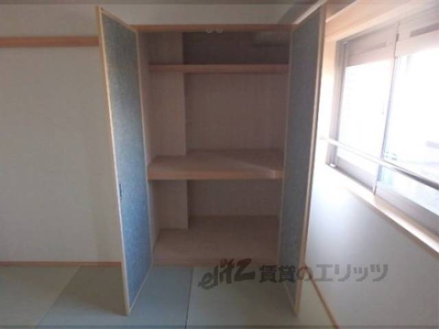 収納　押入