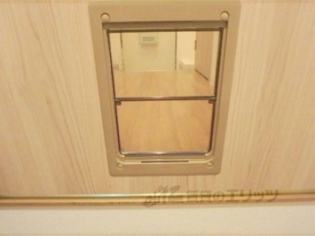 洋室　ペット用出入口