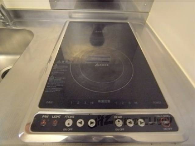 キッチン　電気コンロです