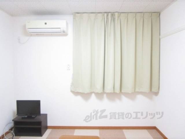 洋室　家具付きのお部屋です