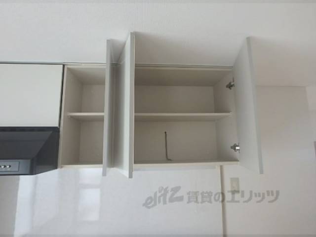 キッチン　上部収納