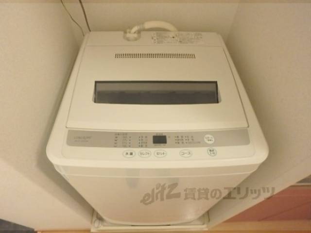 洗濯機置場　洗濯機