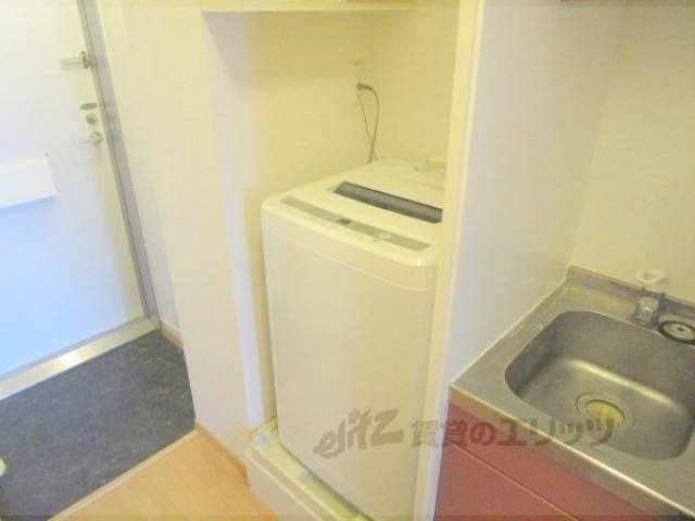 洗濯機置場　洗濯機