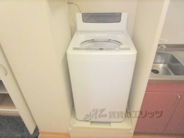 洗濯機置場　洗濯機