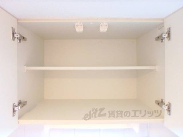 キッチン　上部収納