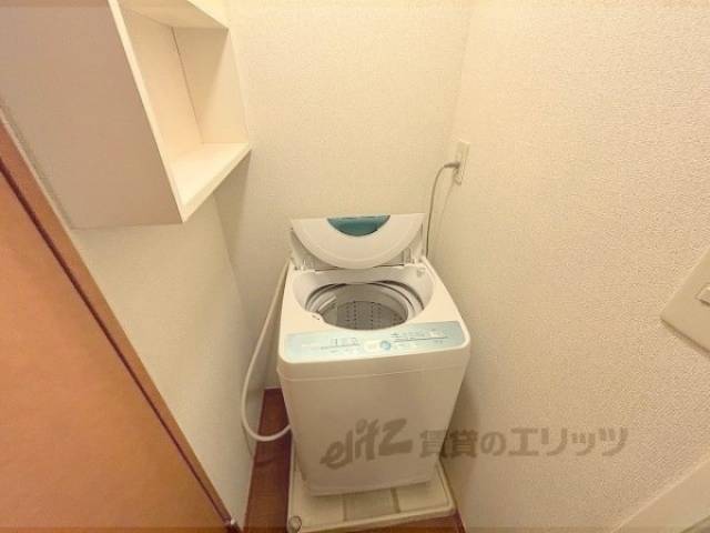 洗濯機置場　洗濯機