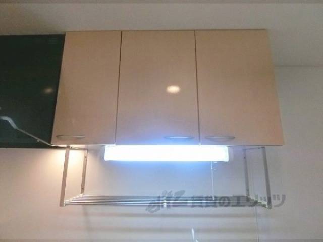 キッチン　上部収納
