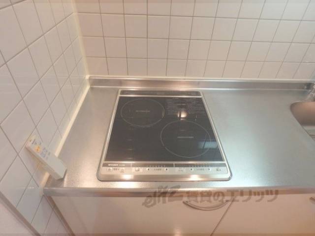 キッチン　電気コンロ