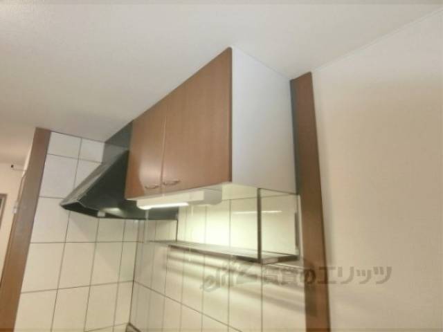 キッチン　上段収納