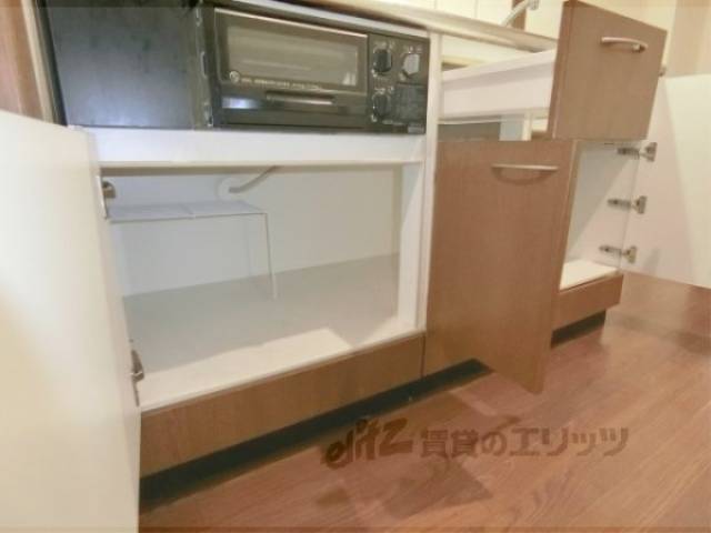 キッチン　下段収納
