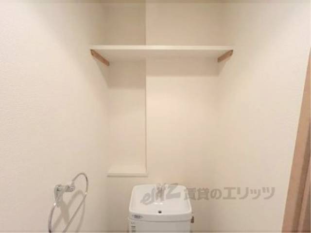 トイレ　上部棚