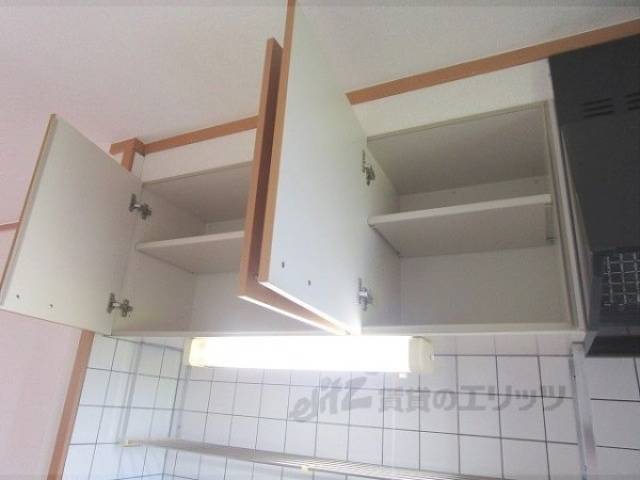 キッチン　上収納