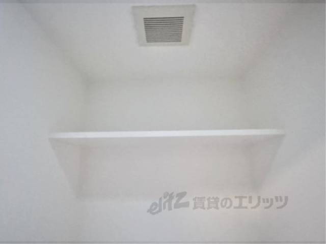 収納　トイレ上