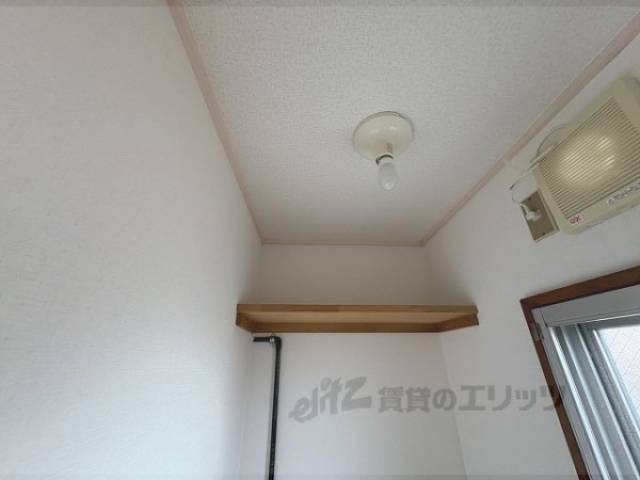 トイレ　トイレ上部収納