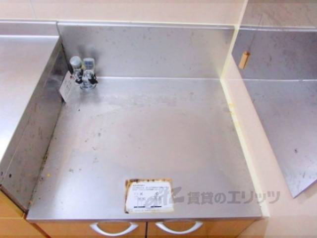 キッチン　コンロ置き場