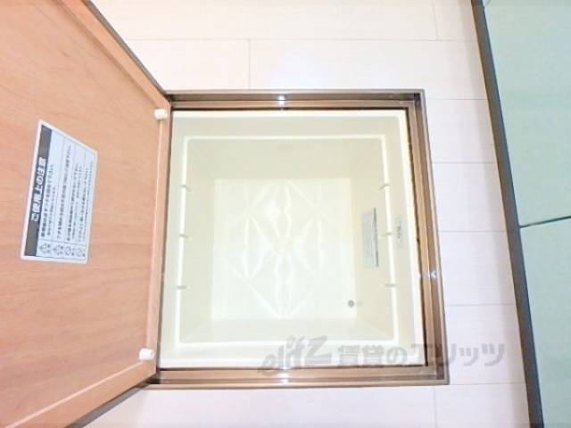 収納　床下収納