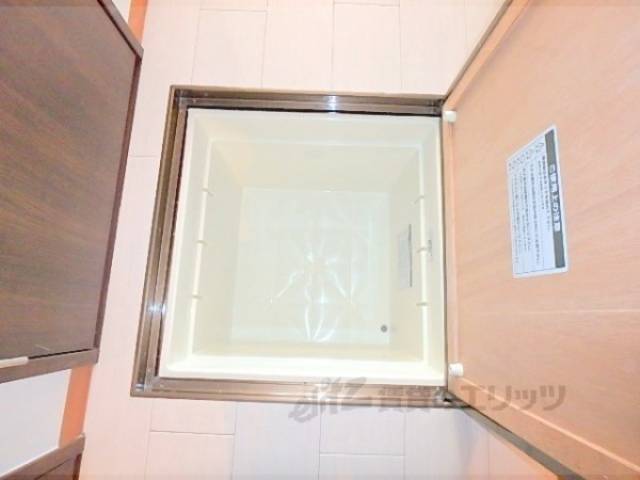 収納　床下収納