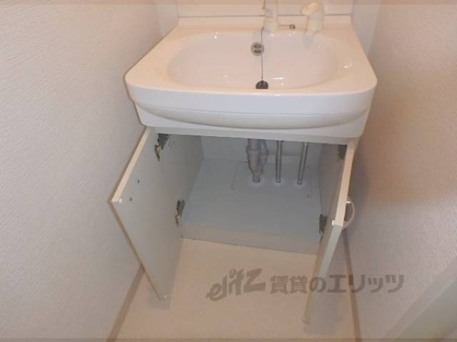 洗面所　下部収納