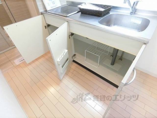 収納　キッチン台下