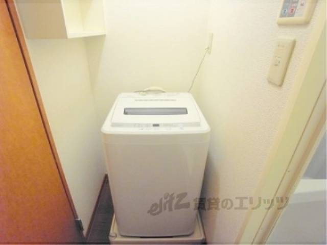 洗濯機置場　洗濯機