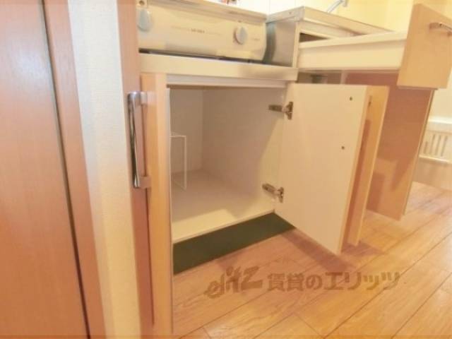 キッチン　下段収納