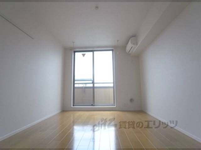 洋室　８．６帖の広さです