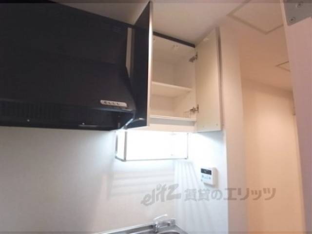 キッチン　上部収納